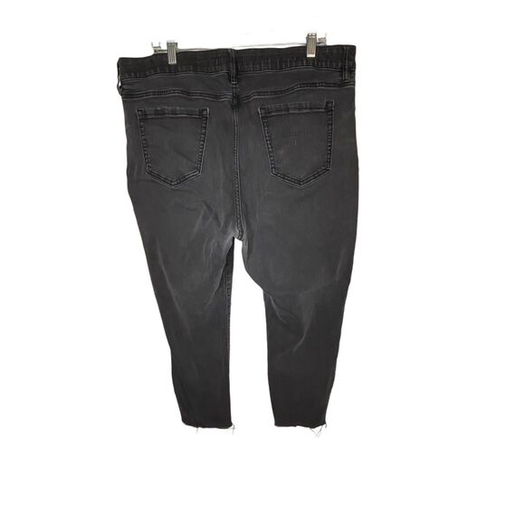 Ava & Viv Women's Mid Rise Skinny Jeans Crop Fringe Hem Size 20 Black - Picture 2 of 12